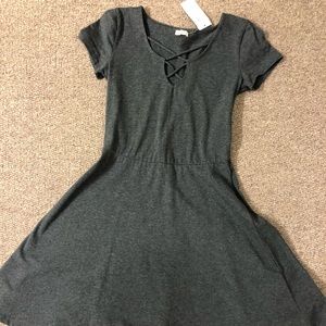 HOLLISTER grey short sleeve dress